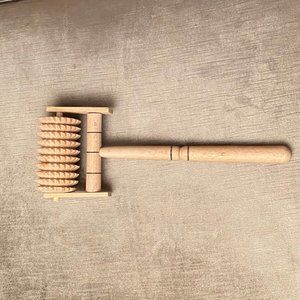 Wooden Hand Made Back Scratcher‎